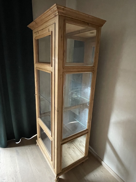 Image 1 of Vitrinekast