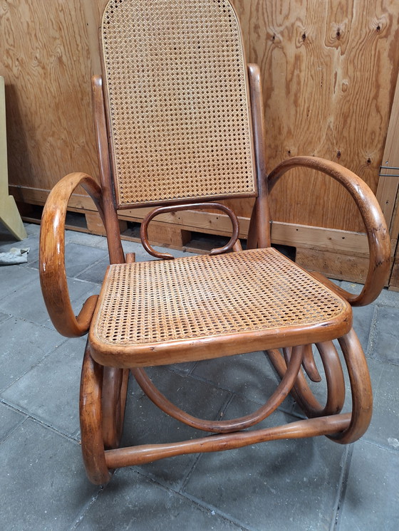 Image 1 of Sedia a dondolo in stile Thonet