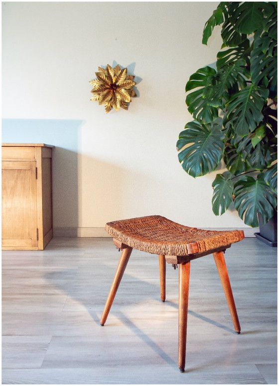 Image 1 of Tabouret bois et corde 1940-50