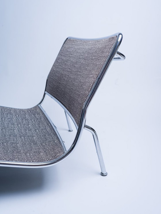 Image 1 of Poltrona Living Divani Frog Lounge – Piero Lissoni (Tessuto grigio / Cromo)