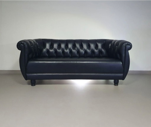 Rotonda sofa designed by Anna Gili