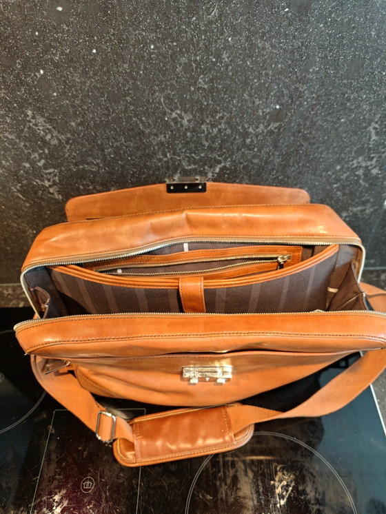 Image 1 of Echte HUGO BOSS bruin leren messengerbag met klep aan de voorkant,