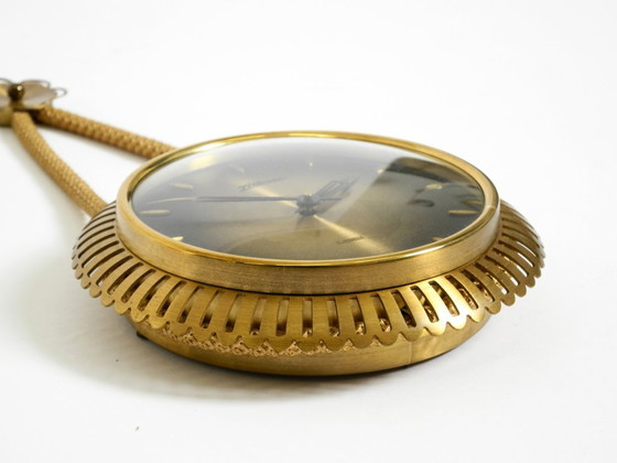 Image 1 of Piccolo orologio da parete meccanico originale di metà secolo, stile Atlanta, con movimento a 10 giorni.