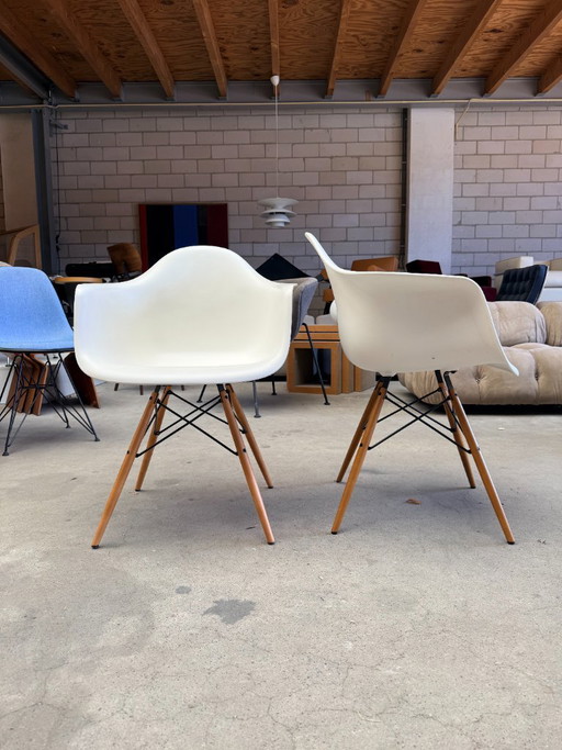 Chaise Vitra Eames DAW (en stock : 2) – eetkamerstoelen, Metal, Plastic (photo 2 of 8)