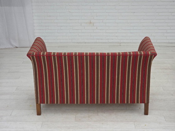 Image 1 of Dänisches 2-Sitzer-Sofa aus den 1960er Jahren, gestreift, rot/mehrfarbig, Möbelwolle