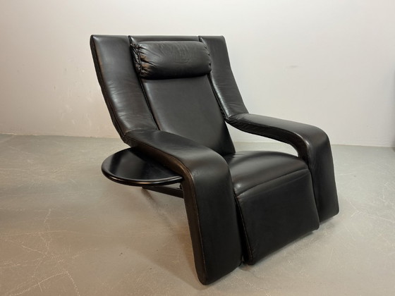 Image 1 of Italian Mid-Century Design 'Kilkis' Black Leather Lounge Chair with Integrated Small Sidetable, Designed by Ammaniti & Vitello 
