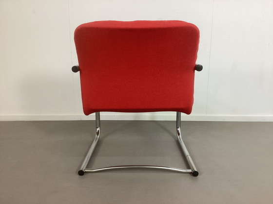 Image 1 of Poltrona con struttura tubolare dal design vintage