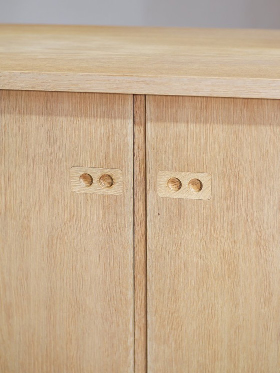 Image 1 of Eiken lowboard dressoir Deens vintage