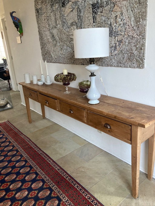 Mesa auxiliar antigua