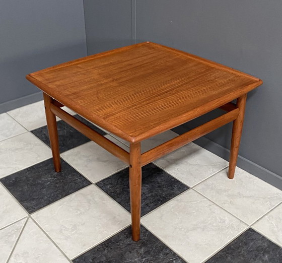 Mesa de centro cuadrada de teca diseñada por Grete Jalk para Glostrup, Dinamarca, década de 1960. (photo 11 of 13)