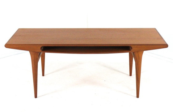 Image 1 of Table basse vintage « Smile » dans le style de Johannes Andersen
