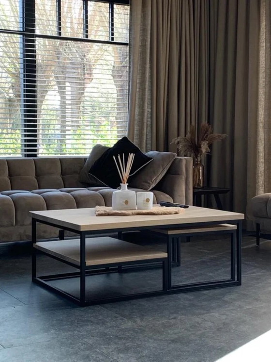 Image 1 of table basse en chêne massif