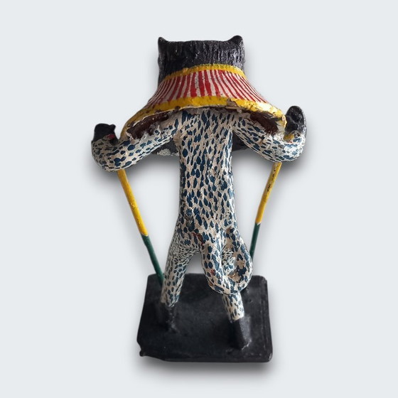 Image 1 of Ensemble de cinq statues figuratives africaines en métal peint à la main – têtes d'animaux – Afrique