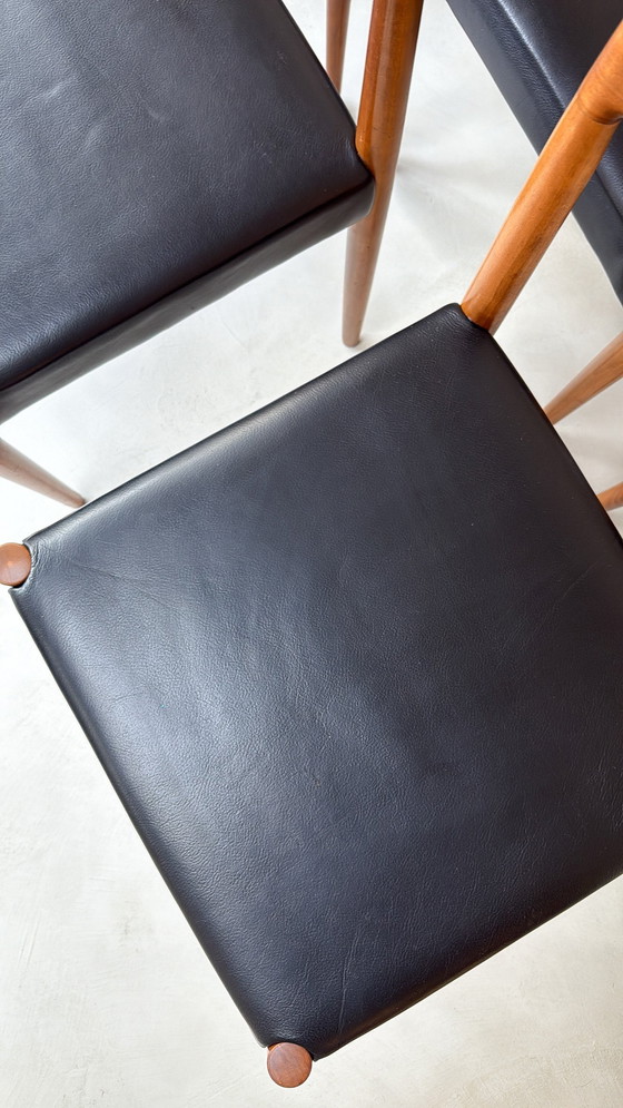 Image 1 of Fünf antike Lübke-Esszimmerstühle aus Holz mit Kunstledersitzen