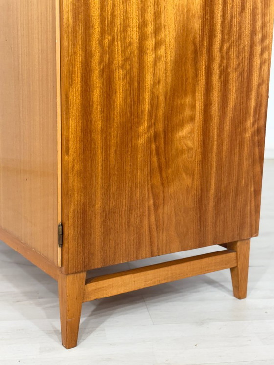 Image 1 of Armoire vintage / armoire à linge / armoire en bois / dressing