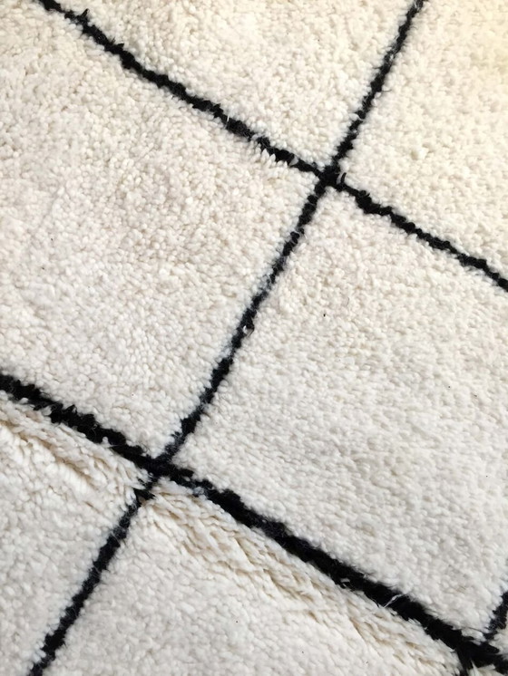 Image 1 of Tapis blanc avec des carreaux 250cmx150cm