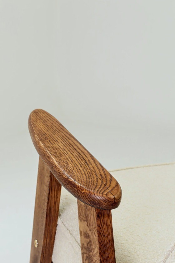 Image 1 of Sedia da salotto vintage in legno di quercia e imbottitura in bouclè Design scandinavo, restaurata, 1960