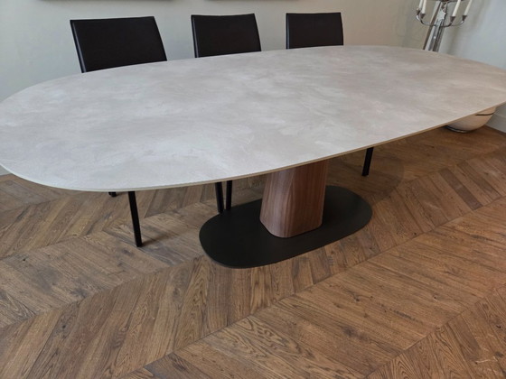 Image 1 of Nouvelle table à manger