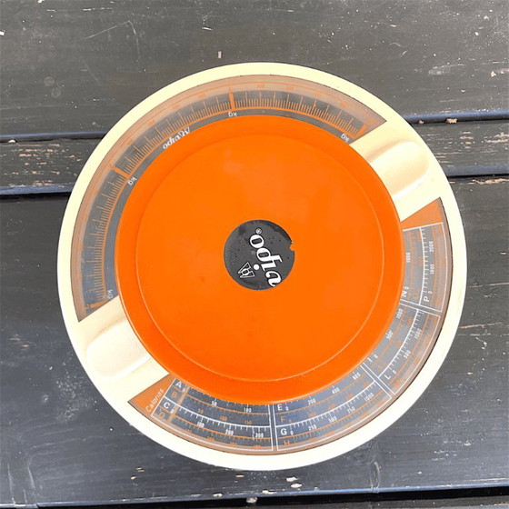 Space Age Fliegende Untertasse Orange Retro Mechanische Küchenwaage mit Kalorienzähler, 1970er – Vipo (photo 3 of 9)