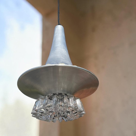 Lampe suspendue trompette en aluminium argenté, style moderne du milieu du siècle, avec diffuseur en verre (photo 4 of 15)
