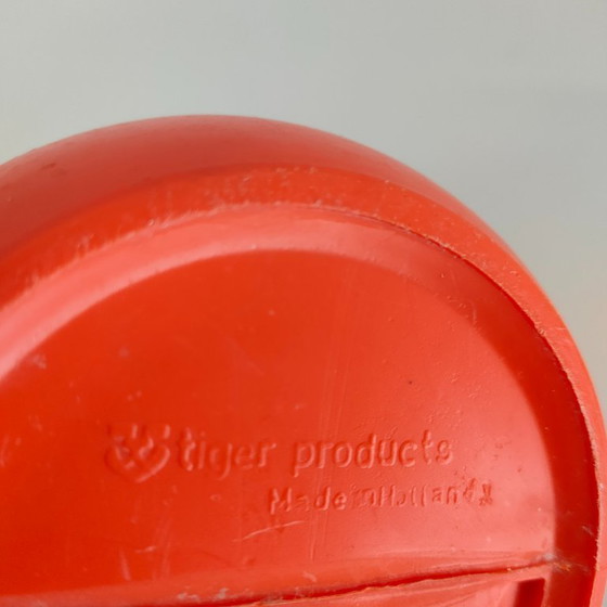 Image 1 of Juego de pulverizador de plantas de plástico Tiger de los años 70 (raro) y lata de almacenamiento/galletas Brabantia