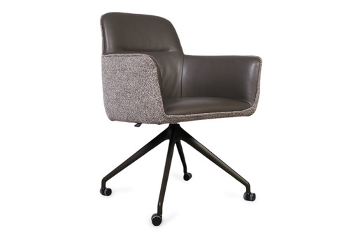 Leolux Gyon dining chair set of 4