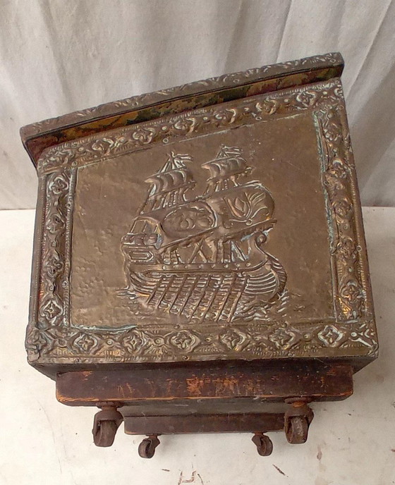 Image 1 of Baúl de latón antiguo