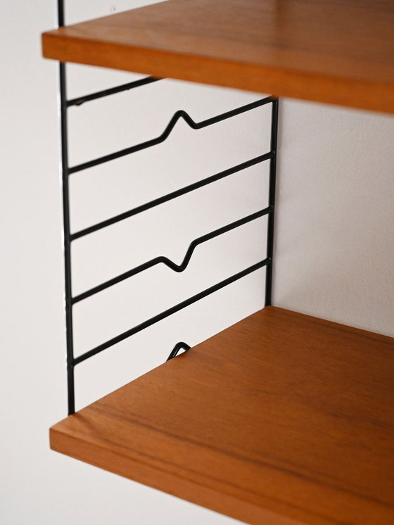 Image 1 of Estantería de pared escandinava Hylla de teca con etiqueta de latón