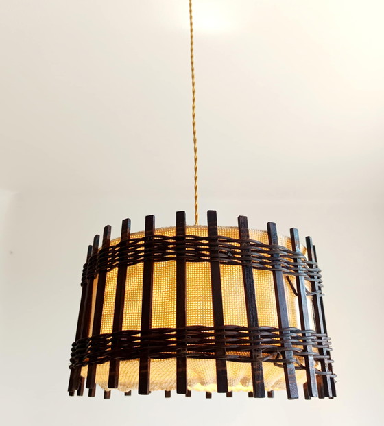 Image 1 of Lámpara colgante de madera y arpillera, 1970