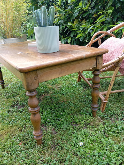 Table basse bois massif pied tournés compas, tiroir, début XXeme