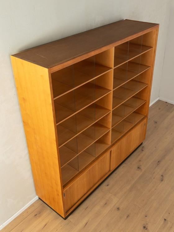 Image 1 of Vintage verkoopkast uit de jaren 50