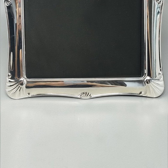 Vintage Italiaanse fotolijst uit de jaren 70, verzilverd en met glas, versierd met schelpmotieven. (photo 8 of 8)