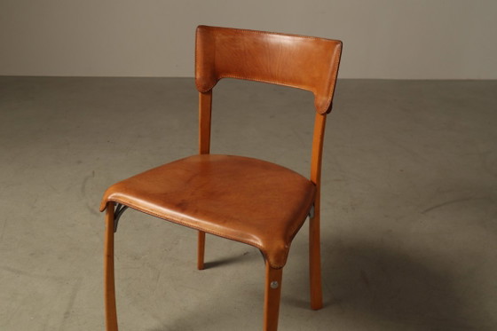 Ensemble de cinq chaises de salle à manger italiennes en cuir cognac, années 1990 – Wood, Leather (photo 11 of 15)