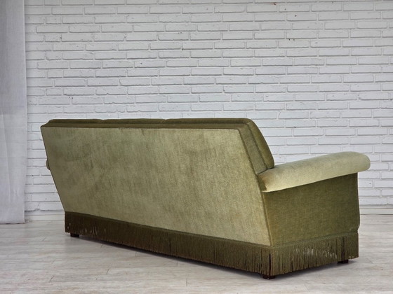Image 1 of Deense driezitsbank uit de jaren 70, groen meubelvelours, beukenhout.