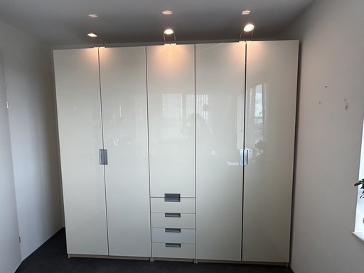 Armoire Ikea PAX avec éclairage