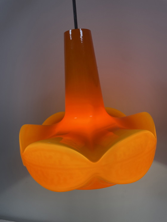 Image 1 of lampe à suspension vintage van Peill & Putzler, verre opalin oranje