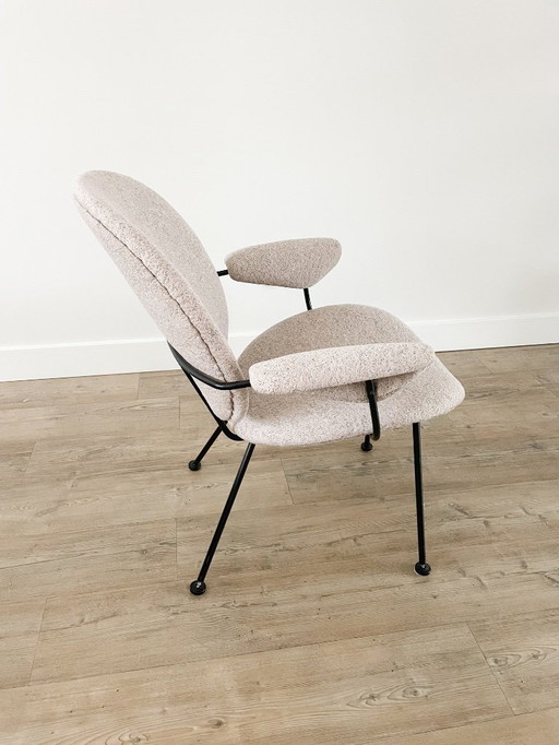 Kembo Easy Chair 302 – Gispen – herstoffeerd met Kvadrat 