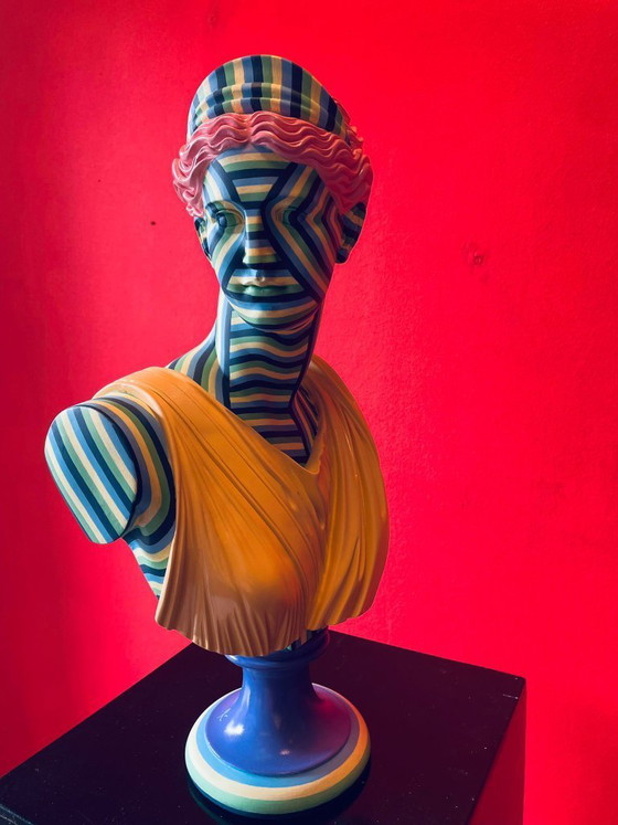 Image 1 of Busto - 'Elegancia estricta'