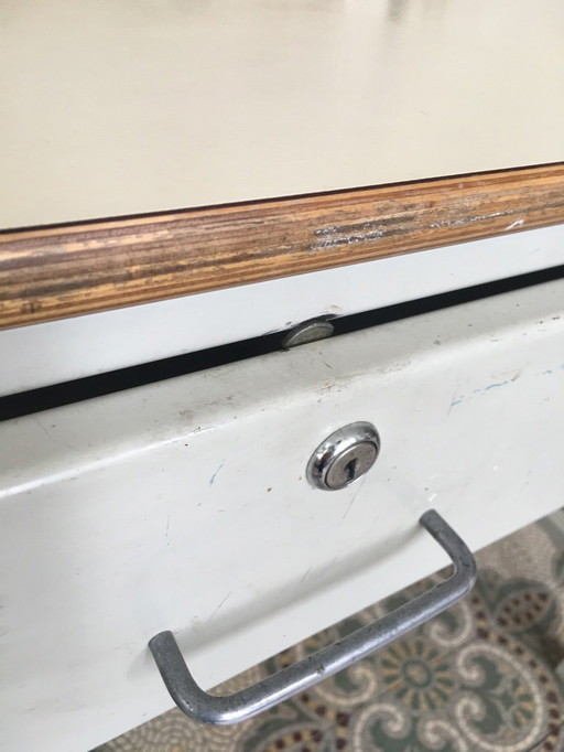 Grand bureau industriel