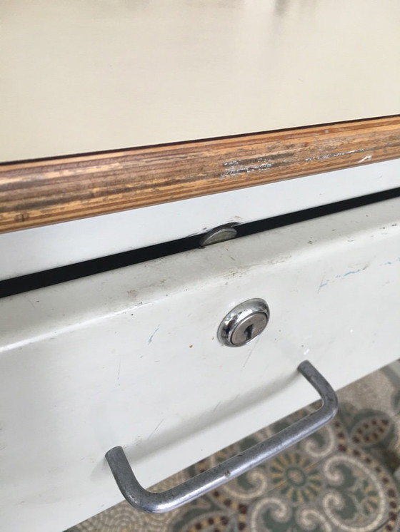 Image 1 of Großer Industrieschreibtisch