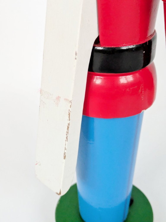 Image 1 of Statuetta tedesca vintage dello Schiaccianoci | Decorazione natalizia in legno fatta a mano