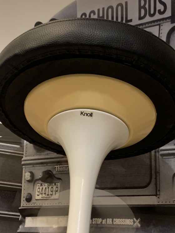 Image 1 of Sgabello Tulip di Eero Saarinen per Knoll.