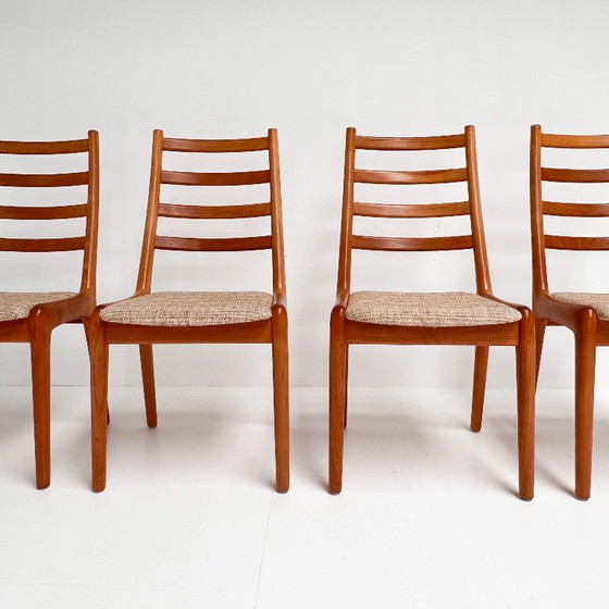 Conjunto de sillas danesas con patas torneadas de JK Mobler, década de 1970. – Sillas de comedor, Textile (photo 2 of 15)