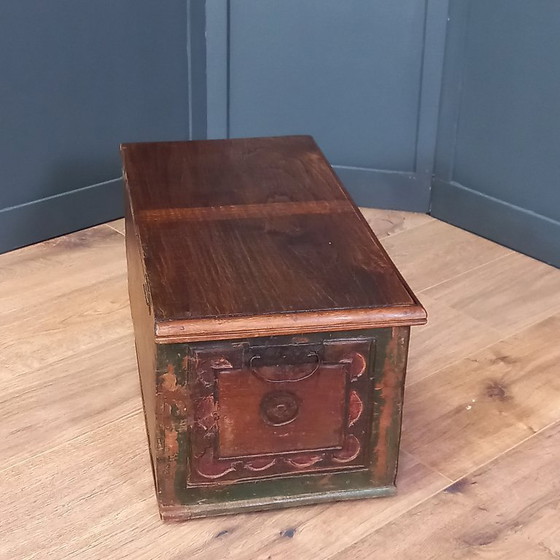 Image 1 of Oostenrijks Eikenhouten bruidskistje