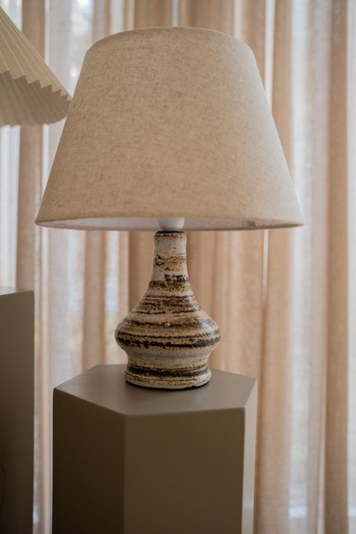 Lampe vintage en céramique avec abat-jour beige