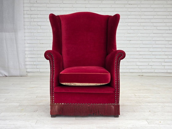 Image 1 of Anni '70, poltrona danese con schienale alto, velluto rosso per mobili, legno di frassino.
