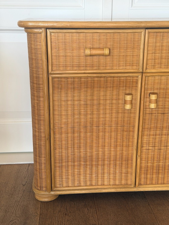 Buffet bas en rotin vintage / petite armoire années 80, Bois, Marron (photo 3 sur 15)