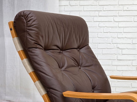 Image 1 of Années 1970, design norvégien d'Elsa & Nordahl Solheim, ensemble chaise et tabouret.