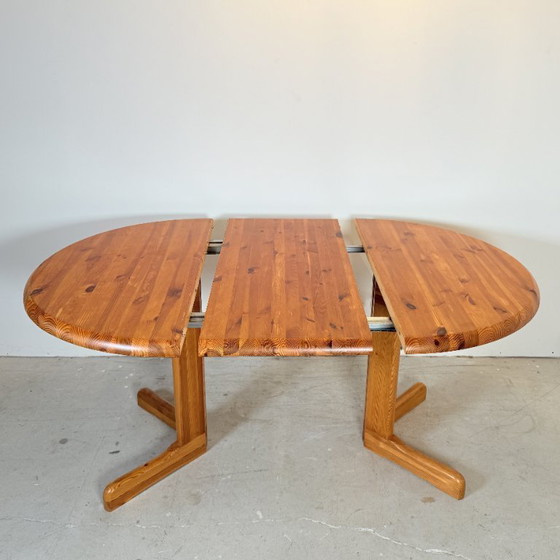Image 1 of Ovaal uitschuifbare grenen eettafel in Deense stijl