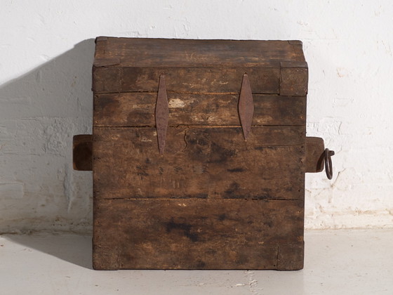 Antica misura per grano Dou in legno di olmo, Cina, circa 1900, Oggetti decorativi, Ferro, Marrone, Rustic (foto 9 di 9)